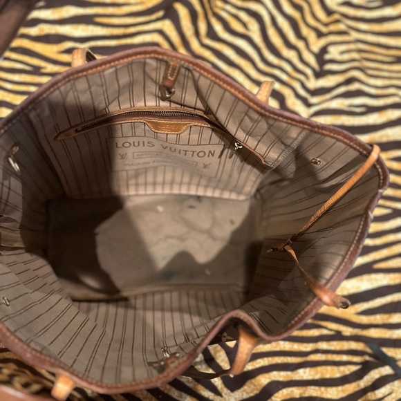 Louis Vuitton Neverfull MM - Picture 2 of 10